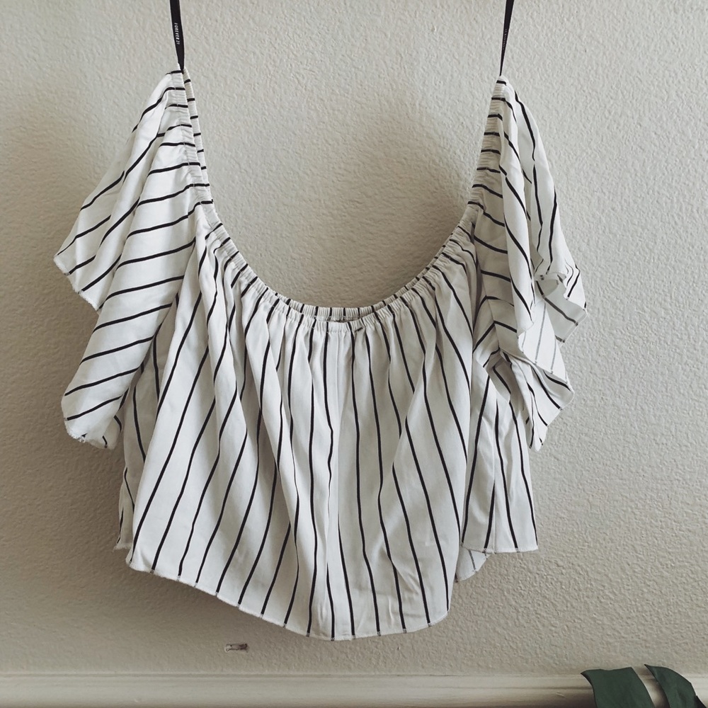 Off the Shoulder Cropped Shirt